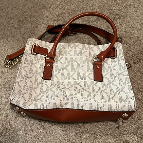 Michael Kors White Signature EW Hamilton Bag - Picture 4 of 7